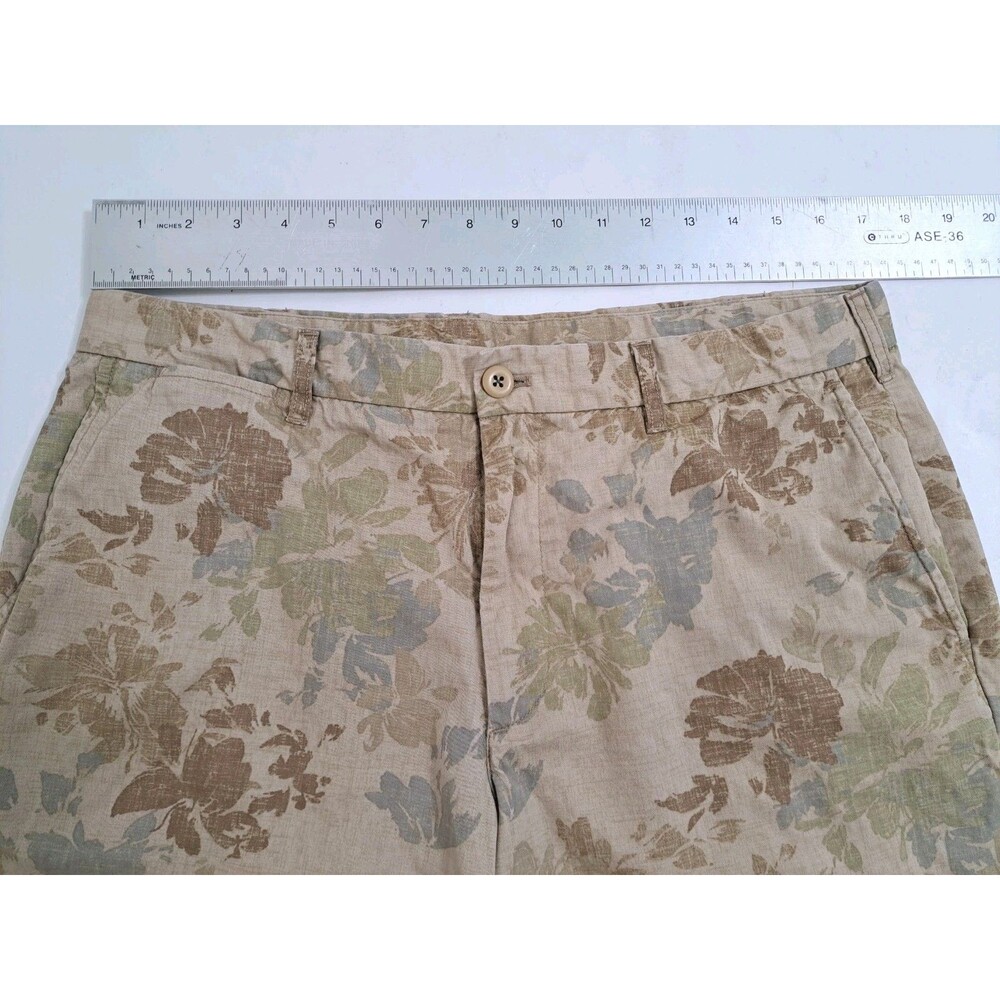 Uniqlo Men's Large Tropical Hawaiian Khaki Shorts Chino Flat Front Hibiscus Tan - Picture 7 of 9